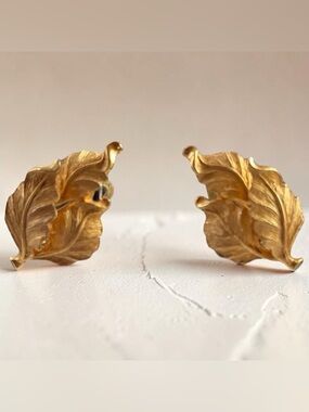 Vintage Signed Pennino  Pat Pend Triple Leaf Brushed Gold-Tone Clip-On Earrings